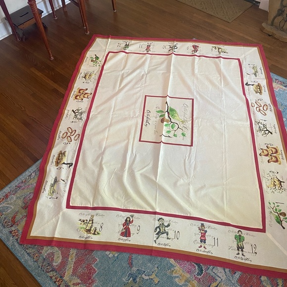 Williams Sonoma 12 days of Christmas tablecloth 72 x 82 inches cream red - Picture 2 of 8